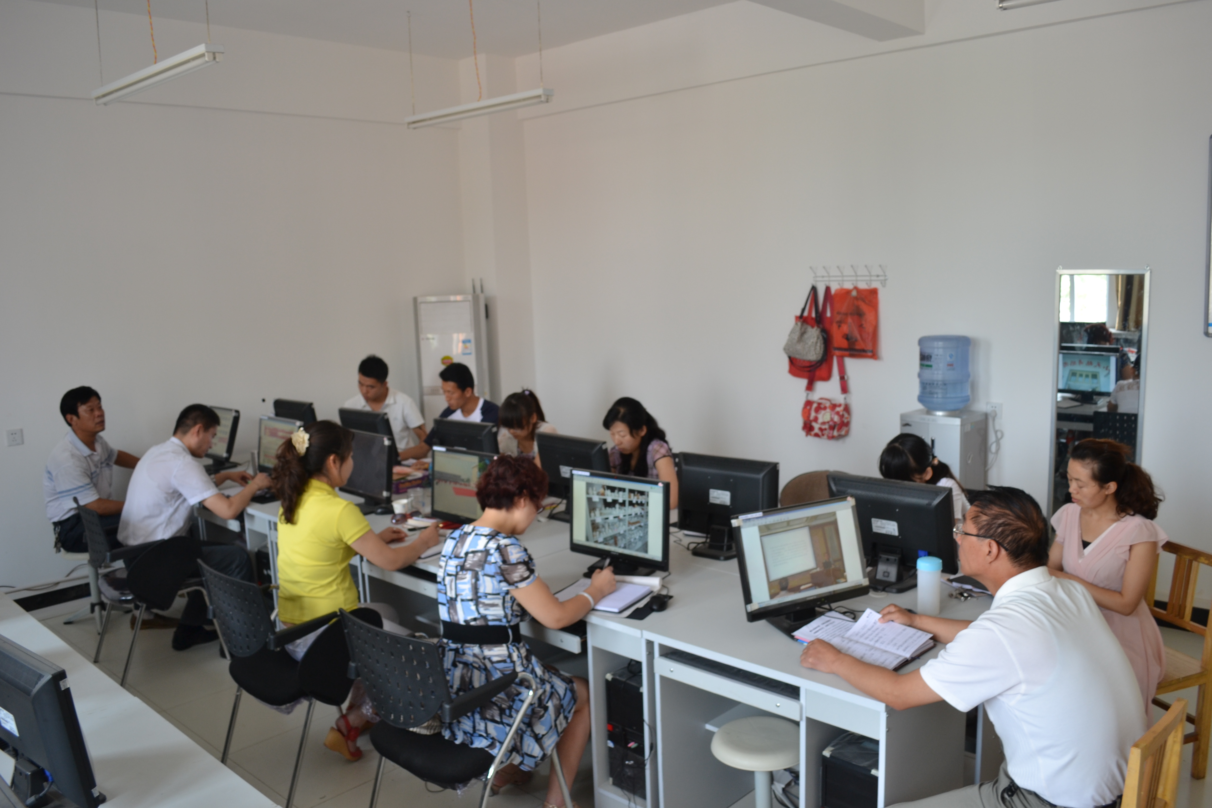 涇陽縣青少年活動中心舉辦網絡應用技能培訓會，杭州網絡技術服務助力青少年教育信息化